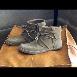 Ugg Reid bootie US 8